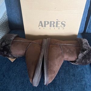 Apres Womens V-Tassel Winter Boots